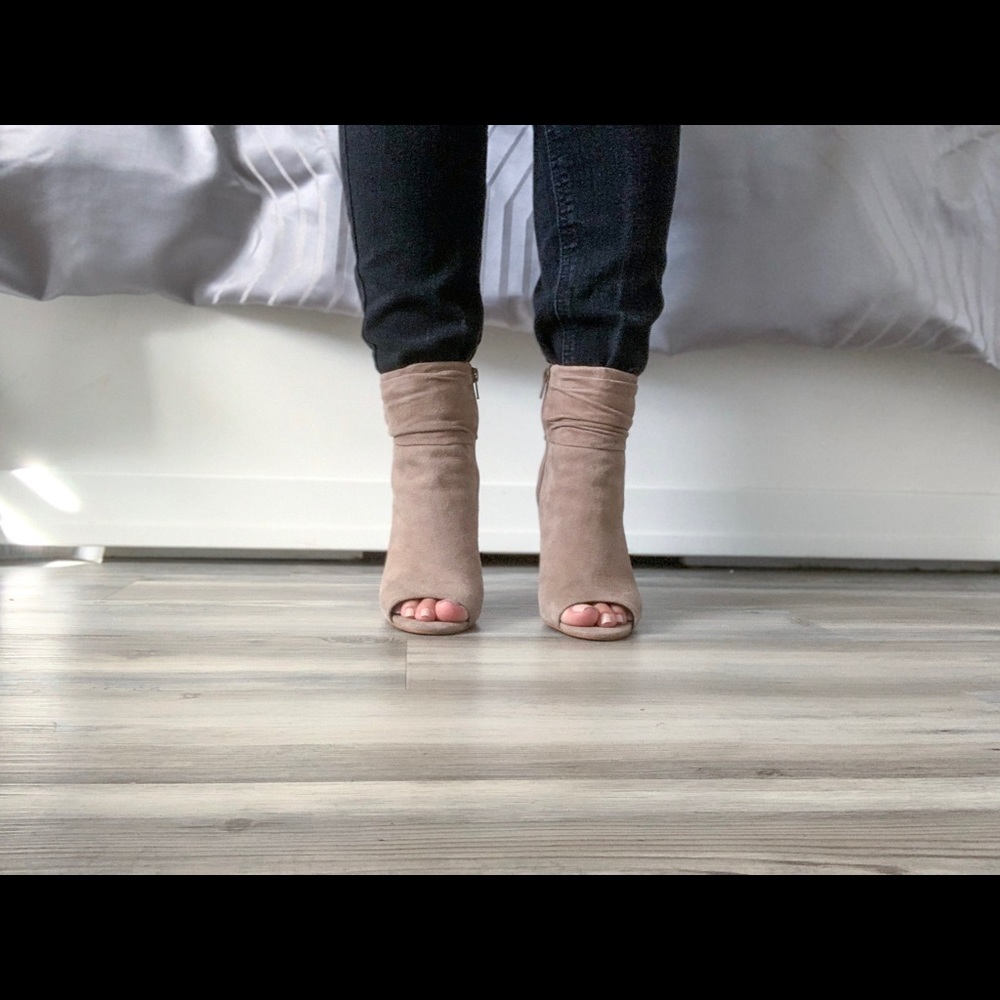 Vince Camuto nude heeled booties with peep toe!